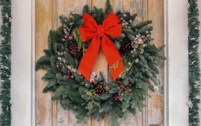 Here’s How Pros Keep Wreaths and Greenery Fresh All Season | The Spruce