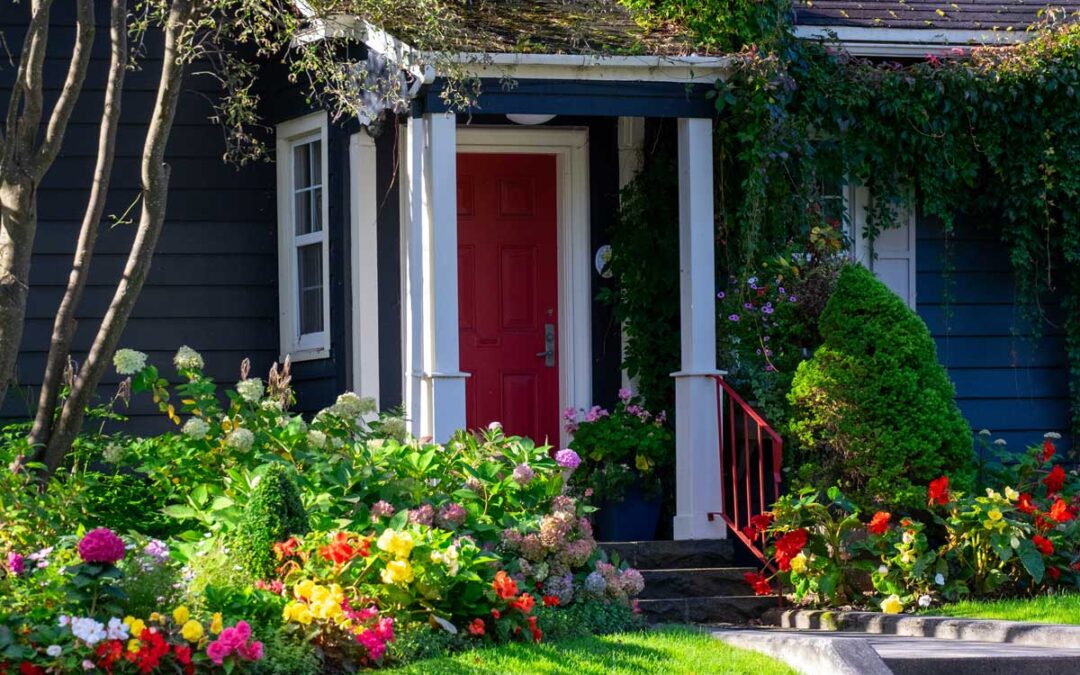 18 Best Shrubs for the Front of the House | Bob Vila